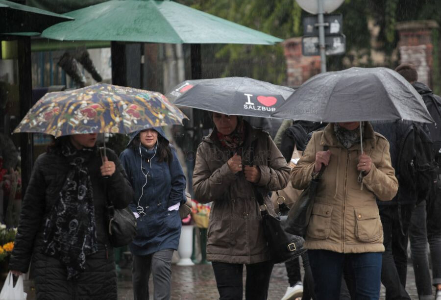 Vreme capricioasă la Cluj în weekend: Ploi și temperaturi în scădere