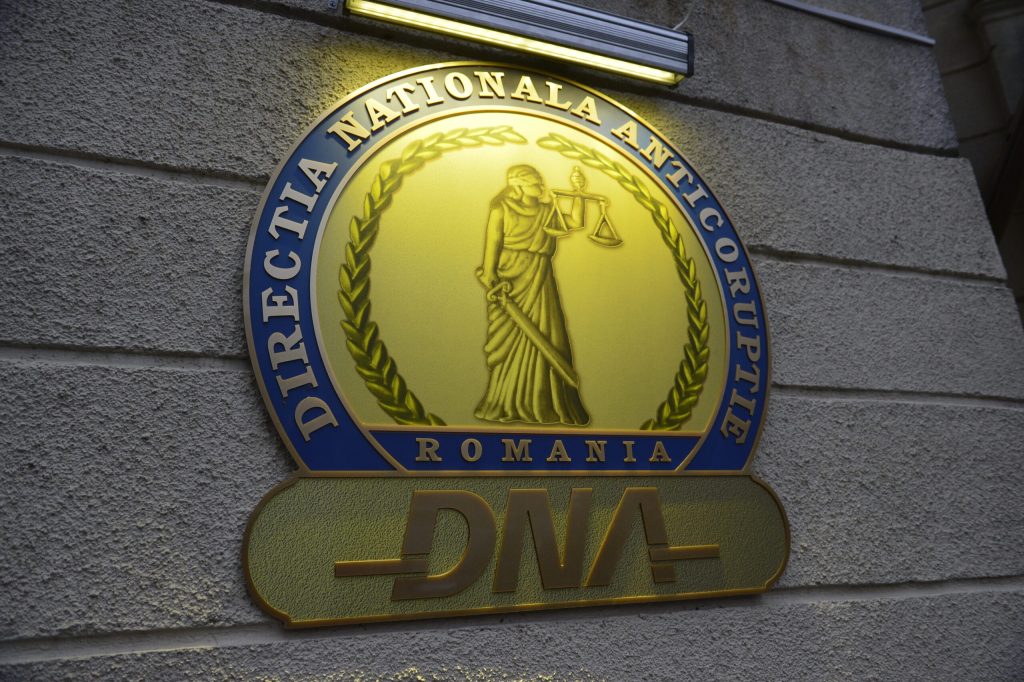 Scandal uriaș în Argeș: Achiziții supraevaluate și prejudicii de peste 1,4 milioane lei Un dosar de corupție privind achiziții publice pentru persoane vulnerabile a ajuns pe masa judecătorilor