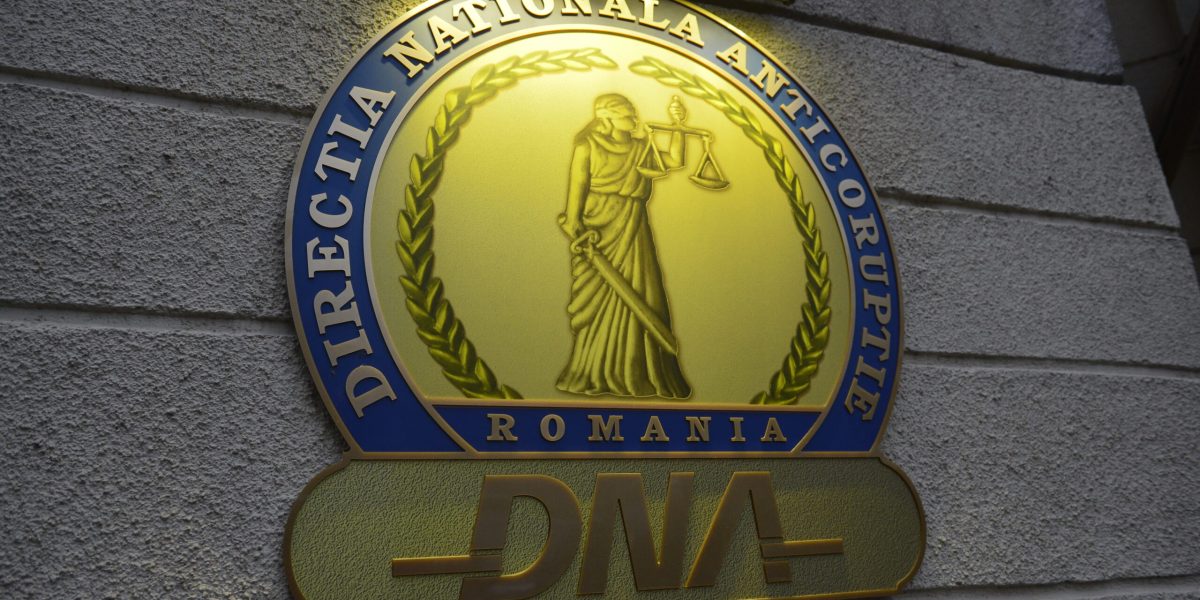 Șefi din DGASPC Argeș și CJ, trimiși în judecată de DNA Pitești pentru corupție