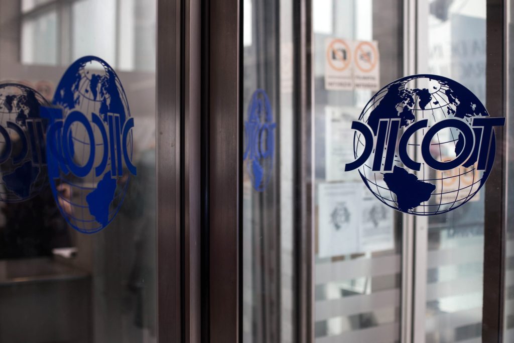 Tânăr și adolescentă, acuzați că au obligat o minoră din Teleorman la prostituție