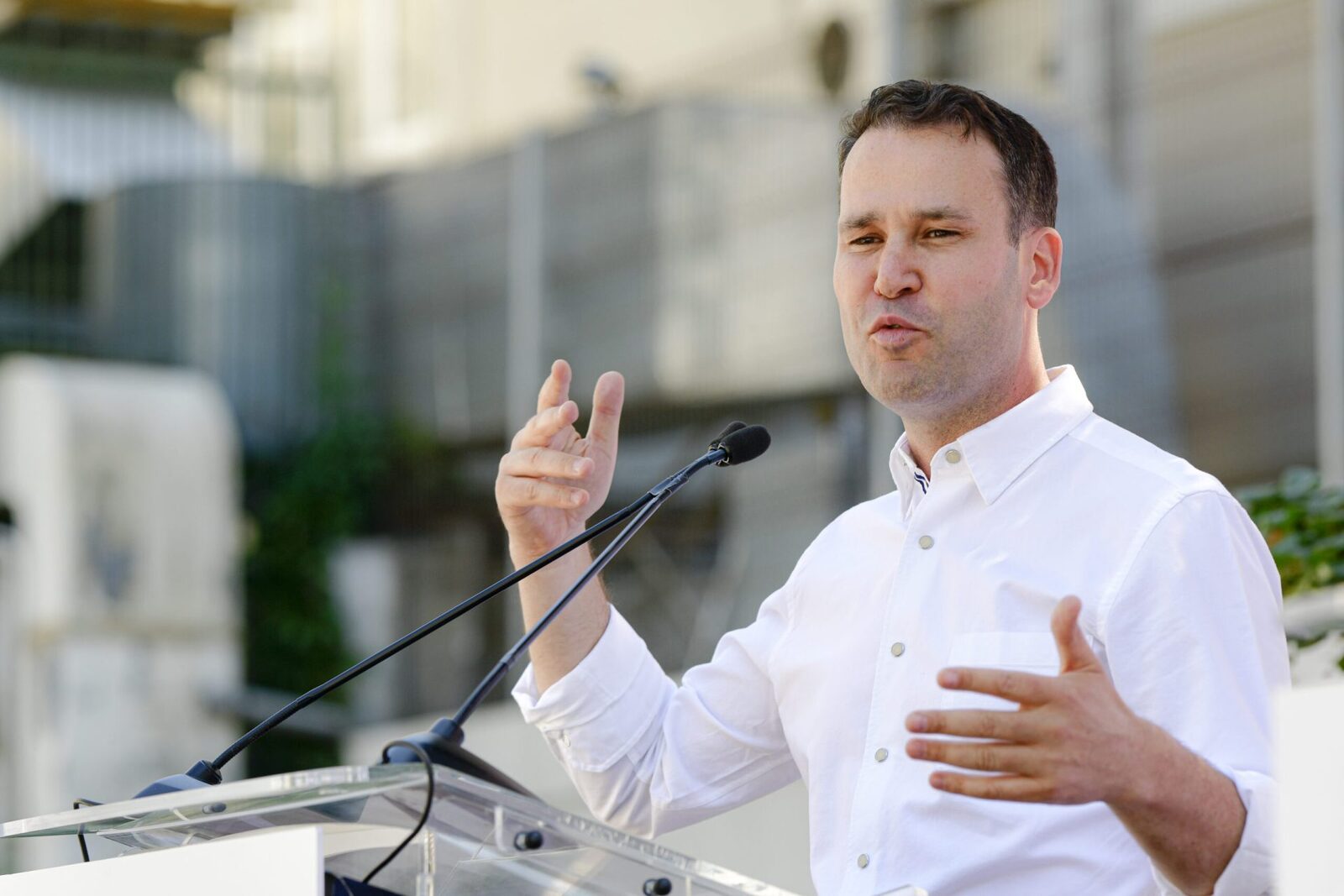 Bolojan pleacă: Misterul demisiei care stârnește controverse