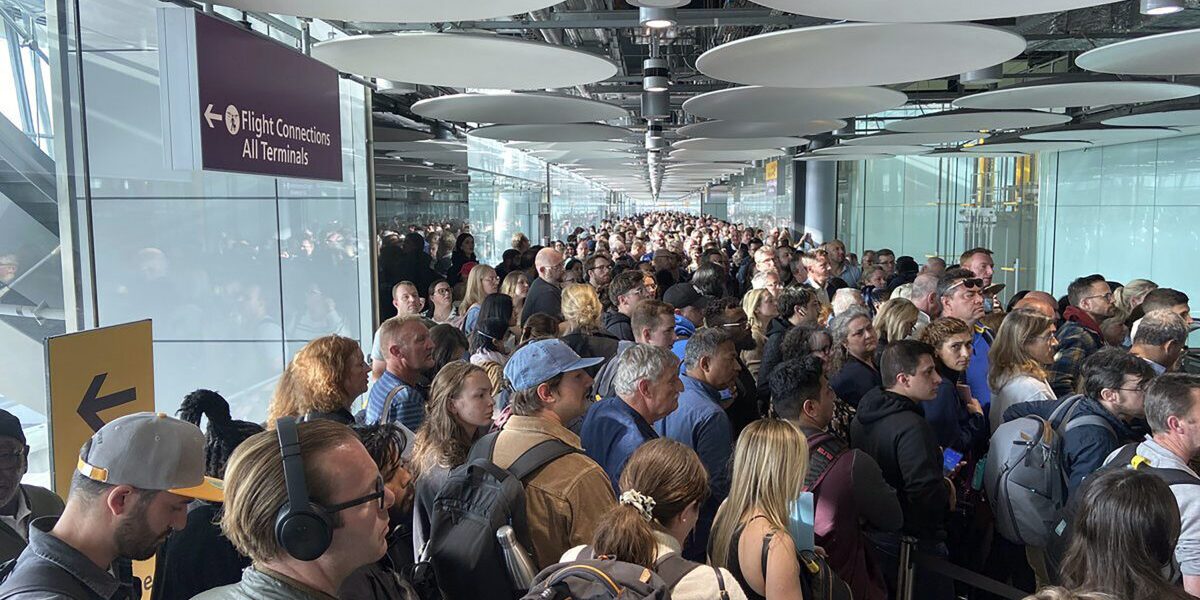 Scene de coșmar la Milano: Zeci de pasageri blocați, unii au leșinat