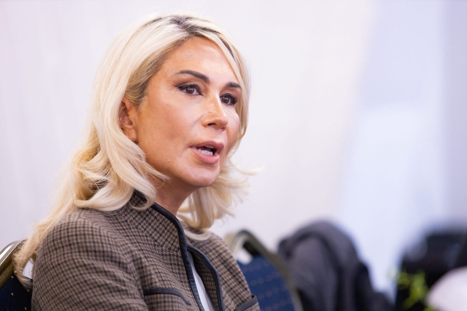 Limbajul suburban a cucerit politica din Sibiu: scandal garantat