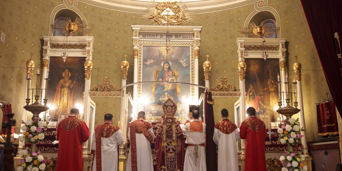 Mediafax transmite: Paște fericit! Hristos a înviat