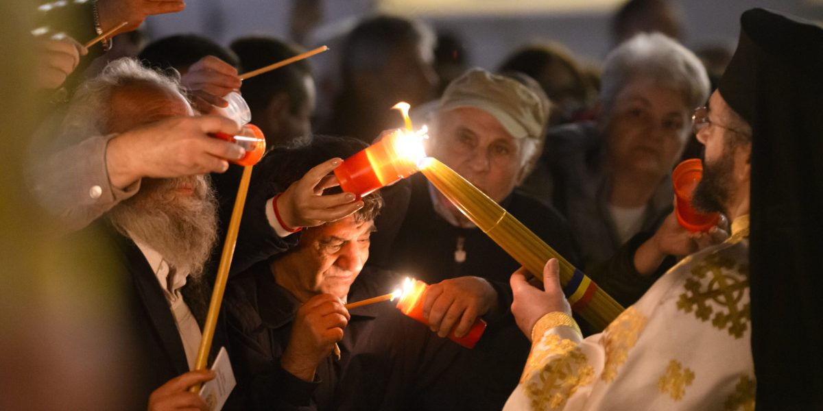 Slujba de Înviere la Patriarhie: Mii de credincioși participă la marea sărbătoare