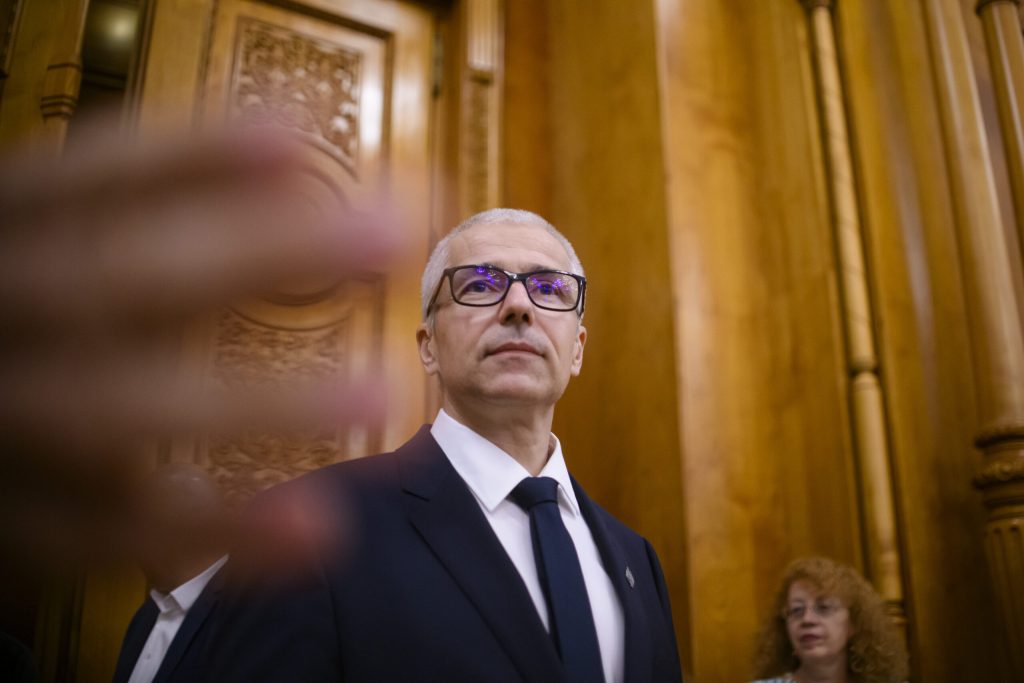 Atenție, România! O teorie a conspirației zguduie lumea politică