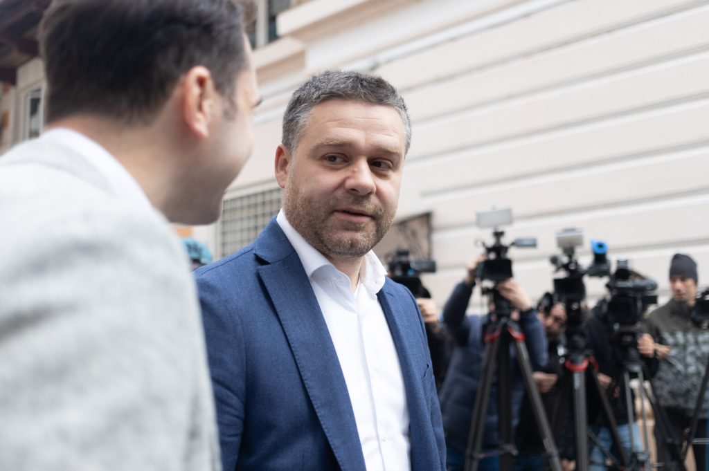 Guvernul clatină: PNL rupe frontul cu PSD. Schimbare de premier pe masă?