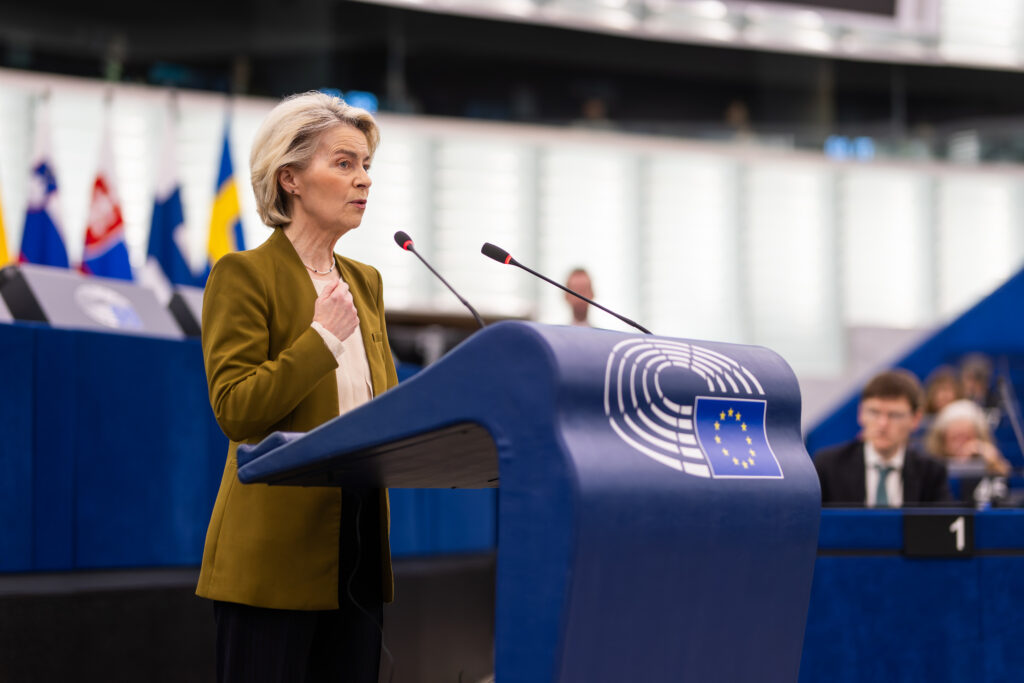 Bruxelles bagă verificarea vârstei pe site-uri porno: Ce riscă minorii