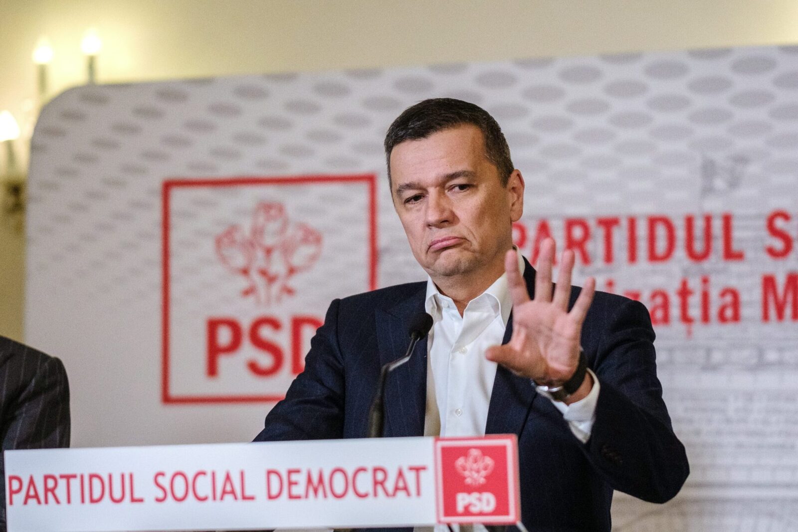 Cum încearcă unii să „șobolănească”: Reacții dure pe scena politică din România