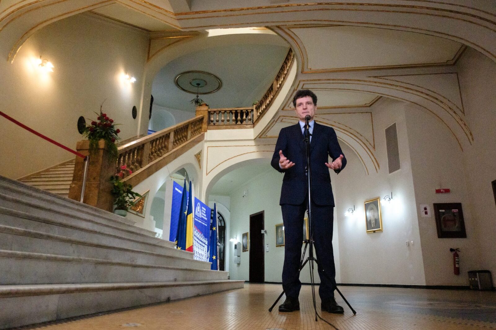Presa maghiară: România, țară deprimată? Avertisment sumbru despre haos