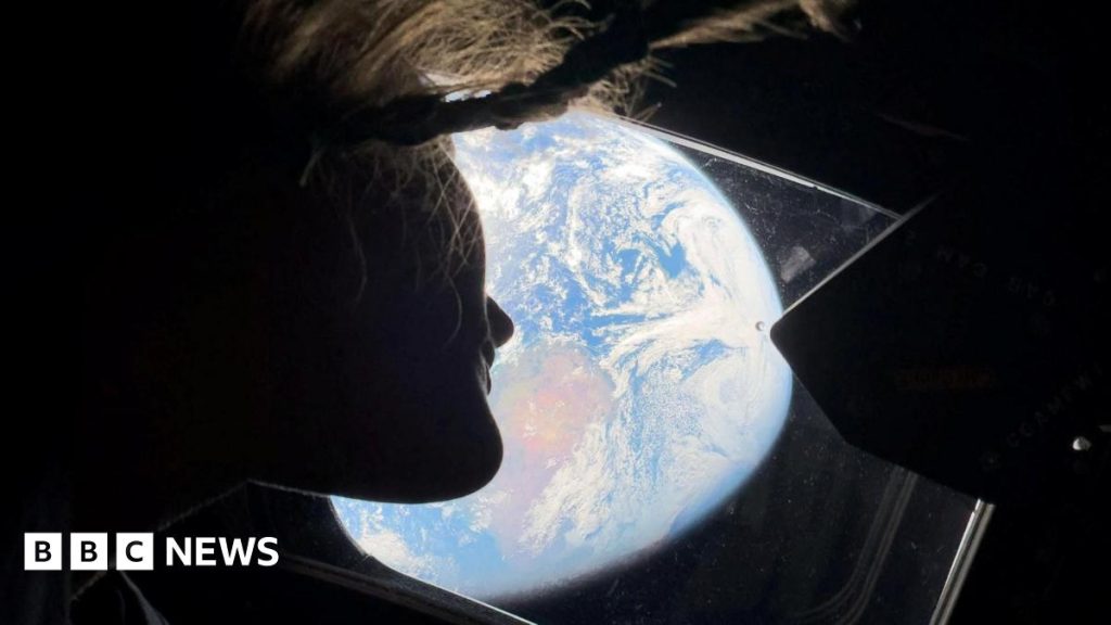 Missia Artemis II: un succes răsunător pentru NASA Artemis II a decolat cu succes de pe rampă joi, marcând un moment istoric în explorarea spațială
