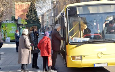 Transport gratuit pentru pensionari: Orașele cu beneficii. Cum se aplică în România