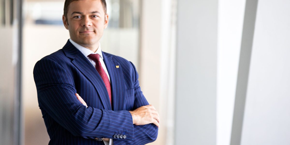 România devine membru OCDE, un pas major pentru integrarea economică globală România a aderat oficial la Organizația pentru Cooperare și Dezvoltare Economică, marcând un moment strategic pe scena internațională, comparabil cu intrarea în NATO și UE