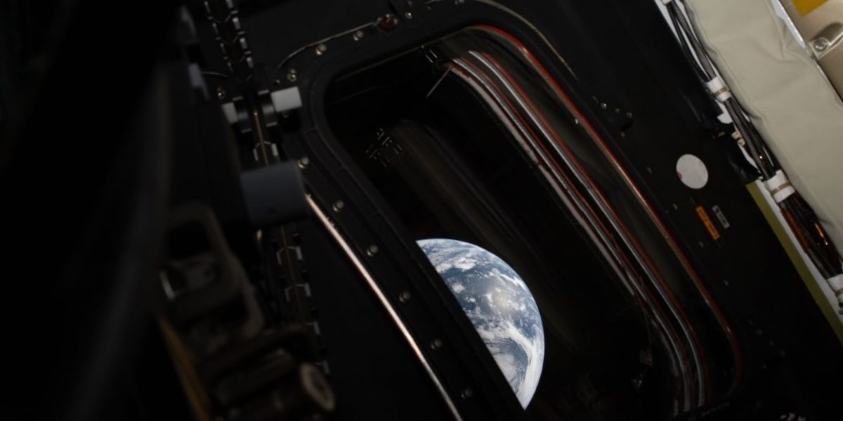 Artemis-2-imagini-Pamant-1.jpg - ReactiveNews