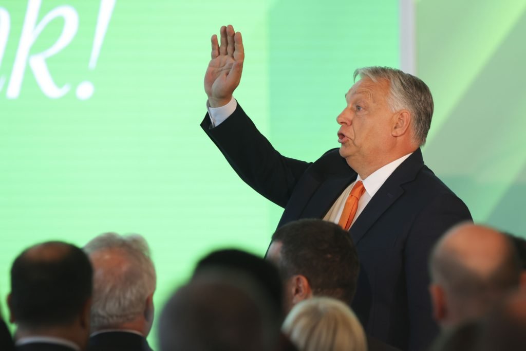 Orban, pus pe liber: Reacții în lanț de la Macron și șefa CE. „Ungaria a ales”