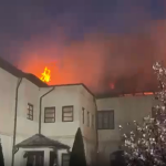 Incendiu la Mănăstirea Bistrița: Pompierii luptă să salveze chiliile