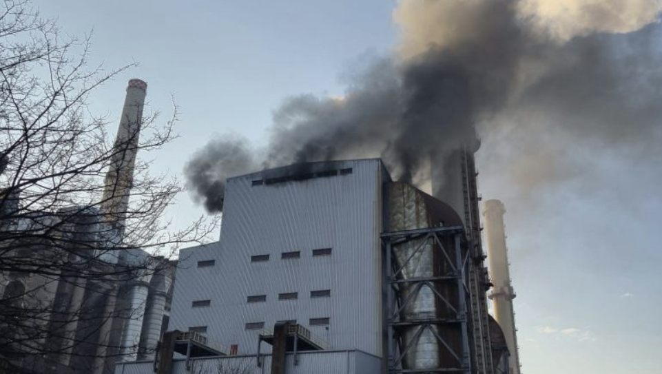Incendiu la ROVINARI: Grupul funcțional, oprit de urgență! Afectată grav termocentrala