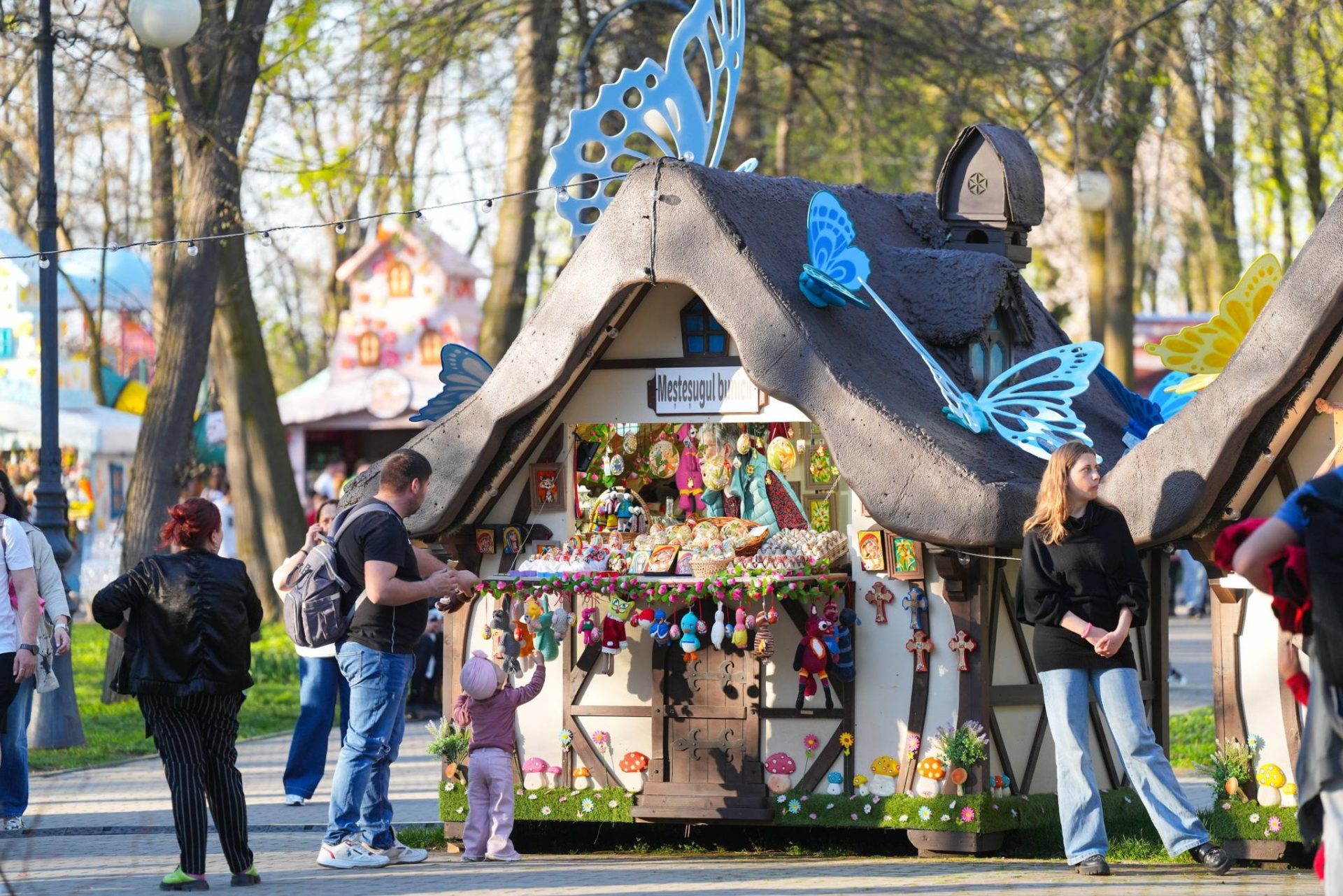 Târgurile de Paște din 2026 din România promit diversitate și experiențe variate pentru vizitatori, odată cu accentuatele investiții ale orașelor în organizarea evenimentelor