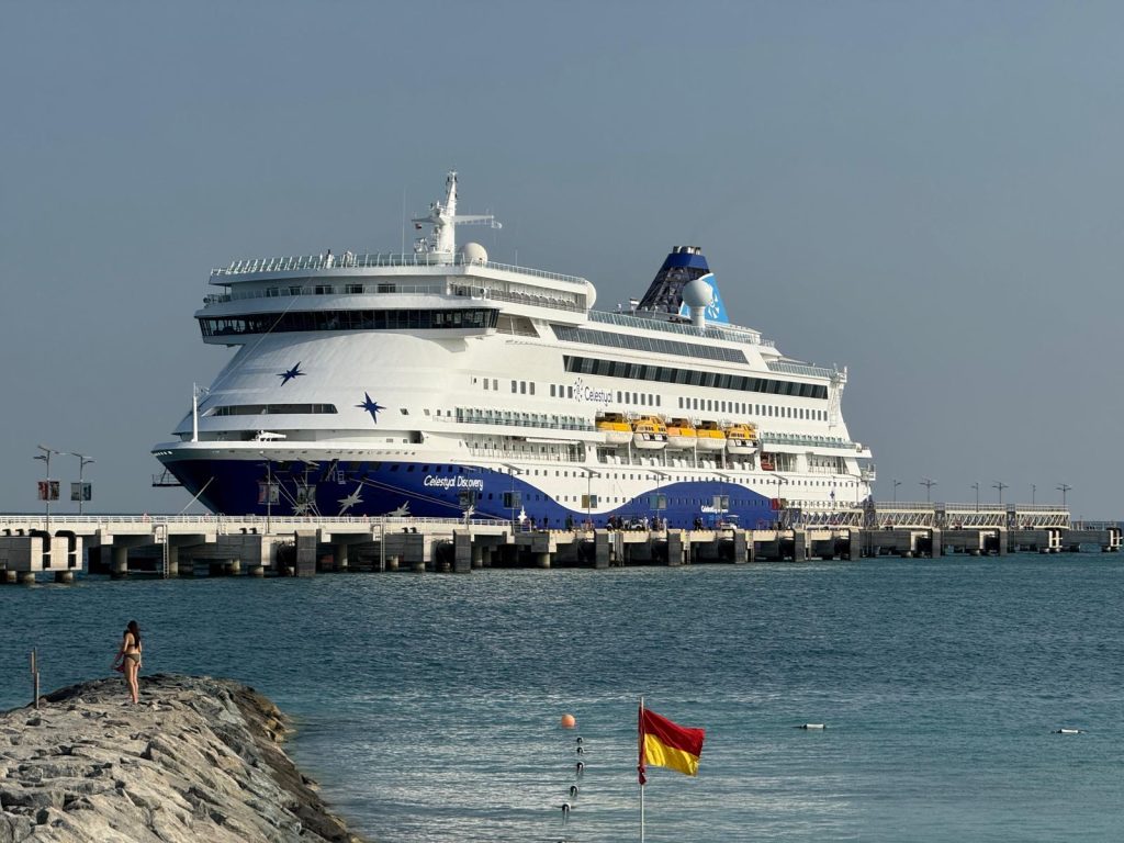 Vas de croazieră, sfidare în Strâmtoarea ORMUZ: prima navă civilă, după război