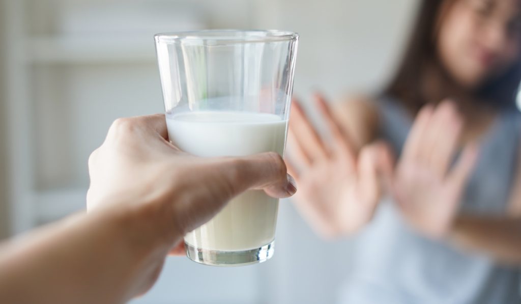 Lapte și boala PARKINSON: Avertismentul dur al neurologilor despre consum