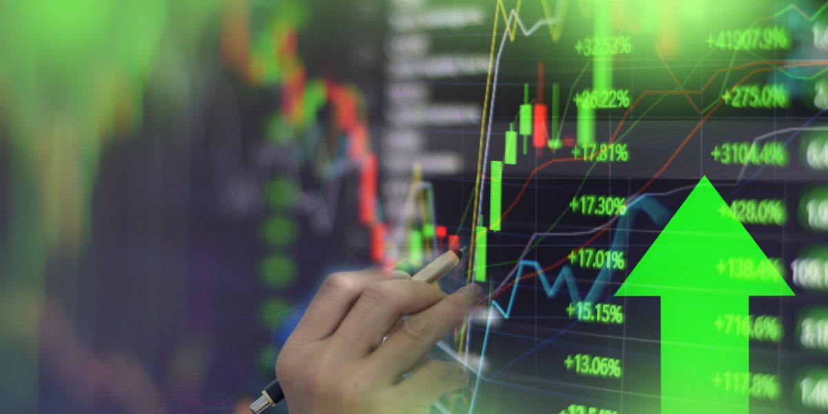 Bursele cresc puternic după declarațiile lui Trump, petrolul coboară sub 100 dolari