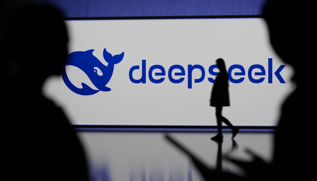 Șoc în China: DeepSeek dă peste cap piața AI, după lansare