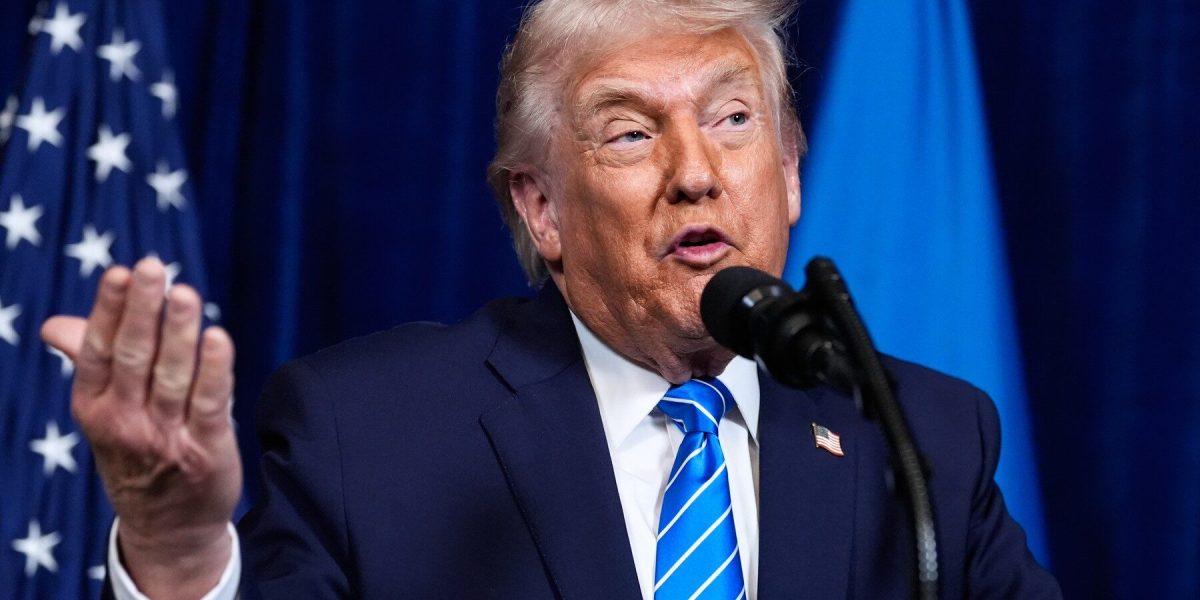 Donald-Trump-la-Mar-a-Lago-discutii-cu-Volodimir-Zelenski-e1766962119207.jpg - ReactiveNews