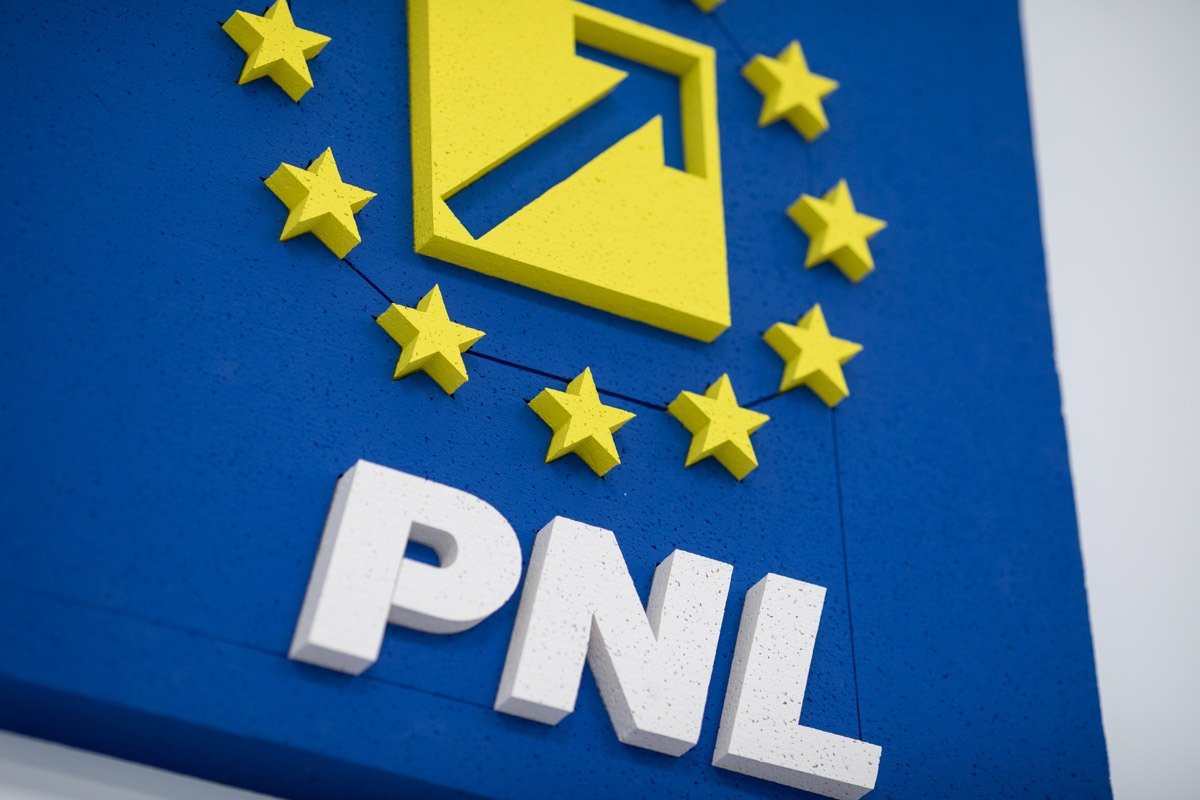 PNL reafirmă sprijinul pentru Ilie Bolojan în contextul tensiunilor politice Președintele Senatului, Mircea Abrudean, a declarat marți că partidul său nu intenționează să renunțe la susținerea premierului Ilie Bolojan, indiferent de schimbările sau deciziile luate de alte formațiuni politice