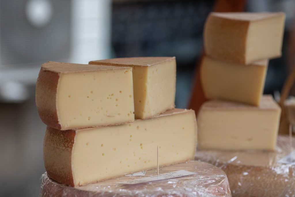 România, MEGA-DEAL cu China: Cum a ”furat” secretele lactatelor Greciei