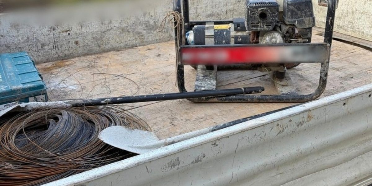 Furt pe șantierul căii ferate Cluj - Oradea. Ce au descoperit polițiștii în timpul perchezițiilor la cazările muncitorilor