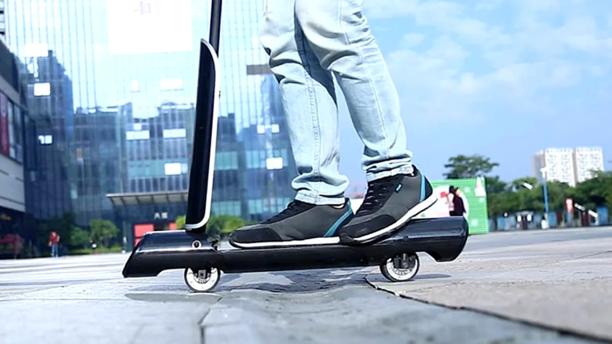 Trotinetele electrice au devenit o alegere populară pentru deplasările rapide și ecologice, dar utilizarea lor nesăbuită sau greșelile în procesul de încărcare pot conduce la incidente grave, inclusiv incendii sau chiar explozii