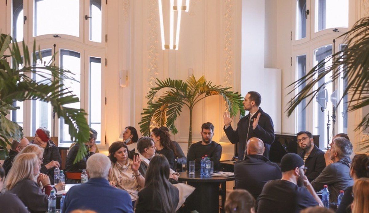 Zona Amzei sub semnul întrebării: comunitatea ia inițiativă pentru un viitor sustenabil și participativ Rezidenții, antreprenorii și arhitecții din zona Amzei au făcut, pe 31 martie 2026, un pas important spre protejarea identității și viabilității acestui cartier emblematic din București