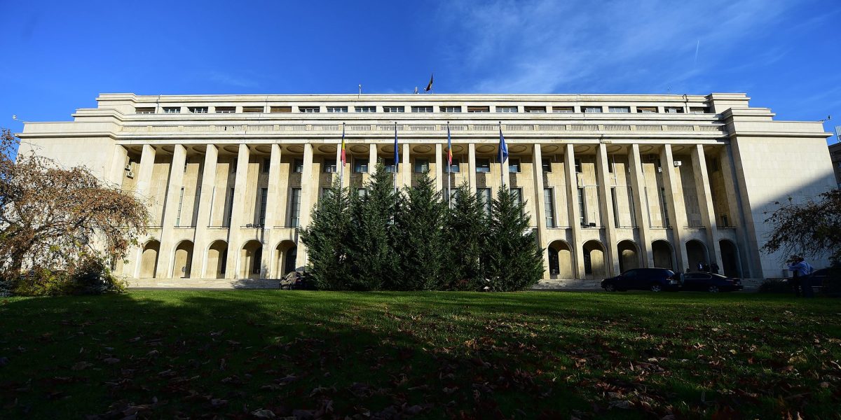 Guvernul suplinește reglementările pentru exploatarea agregatelor din terasă