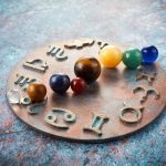 Miercuri, atenție la bani: zodia care dă socoteală greu! Prietenii, pericol major