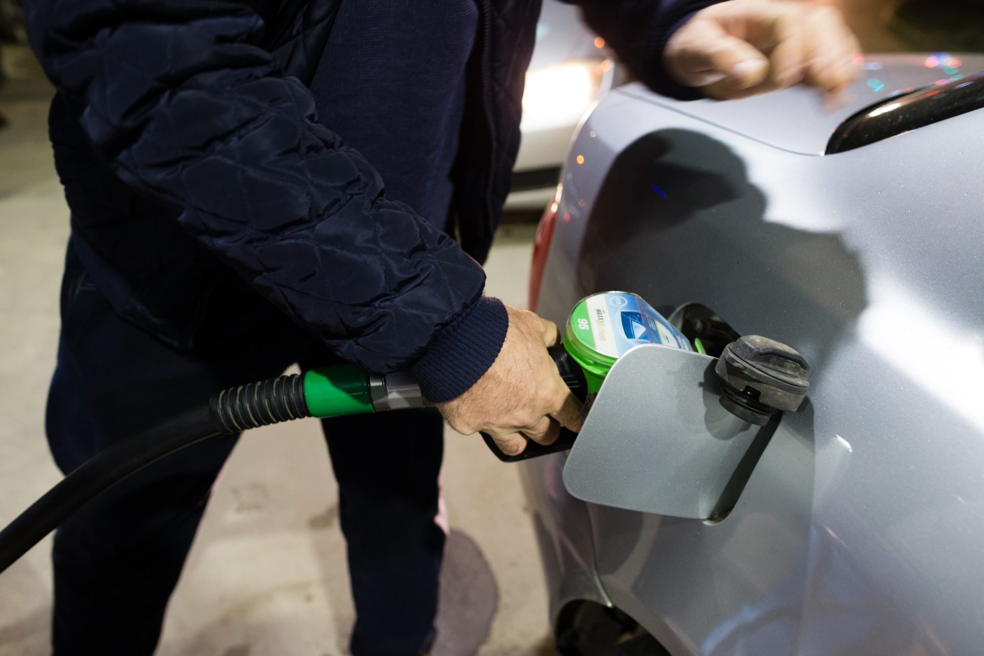 Motorina se vinde astăzi cu 10,8 lei pe litru în Portul Constanța și se estimează că prețul va ajunge la 11 lei în următoarele zile, potrivit analistului Adrian Negrescu, managerul companiei de consultanță Frames