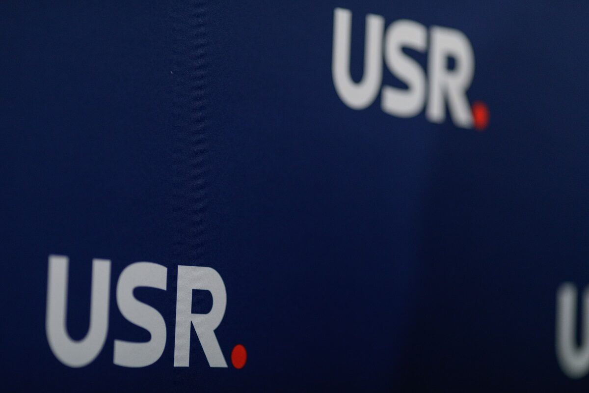 USR taxează PSD: „Dacă plecați, luați toată șefimea din stat!”