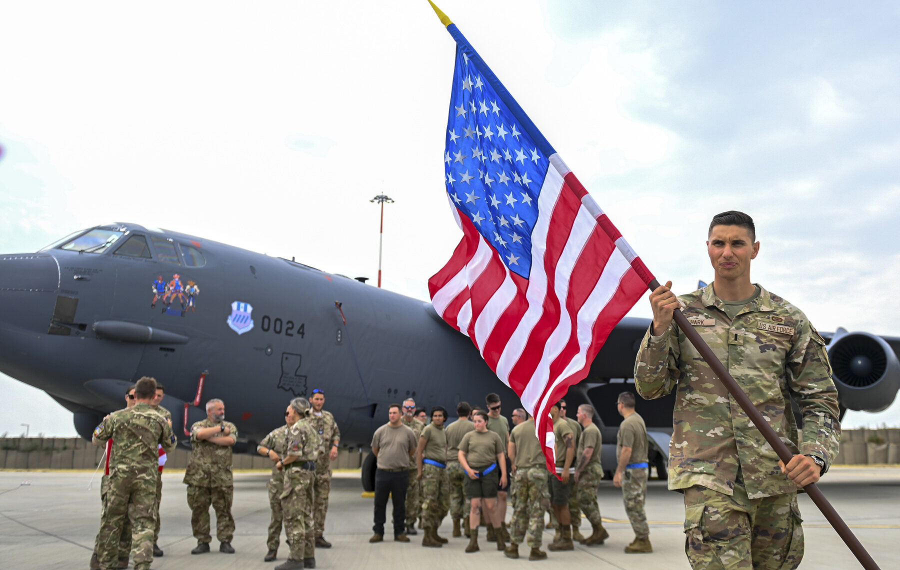 Activitate intensă la Baza 90 Transport Aerian de la Otopeni în ziua expirării ultimatumului adresat Iranului Marți, 7 aprilie, la Baza 90 Transport Aerian „Comandor aviator Gheorghe Bănciulescu” din Otopeni are loc o activitate extrem de intensă