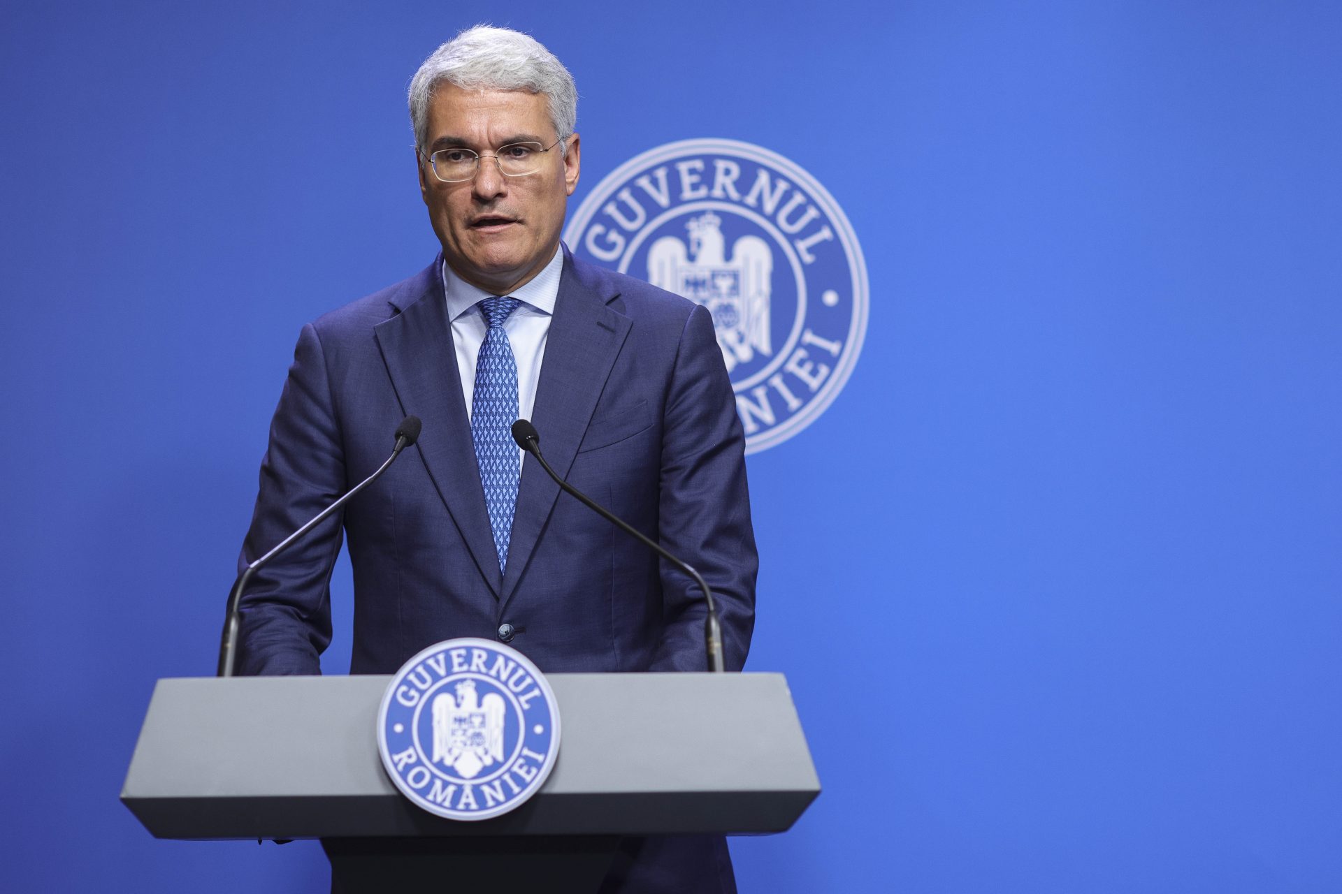 O treime din jaloanele din PNRR, în pericol: România riscă sute de milioane de euro penalități Aproximativ o treime din investițiile și reformele prevăzute în Planul Național de Redresare și Reziliență (PNRR) al României sunt în prezent în pericol de a nu fi implementate la timp