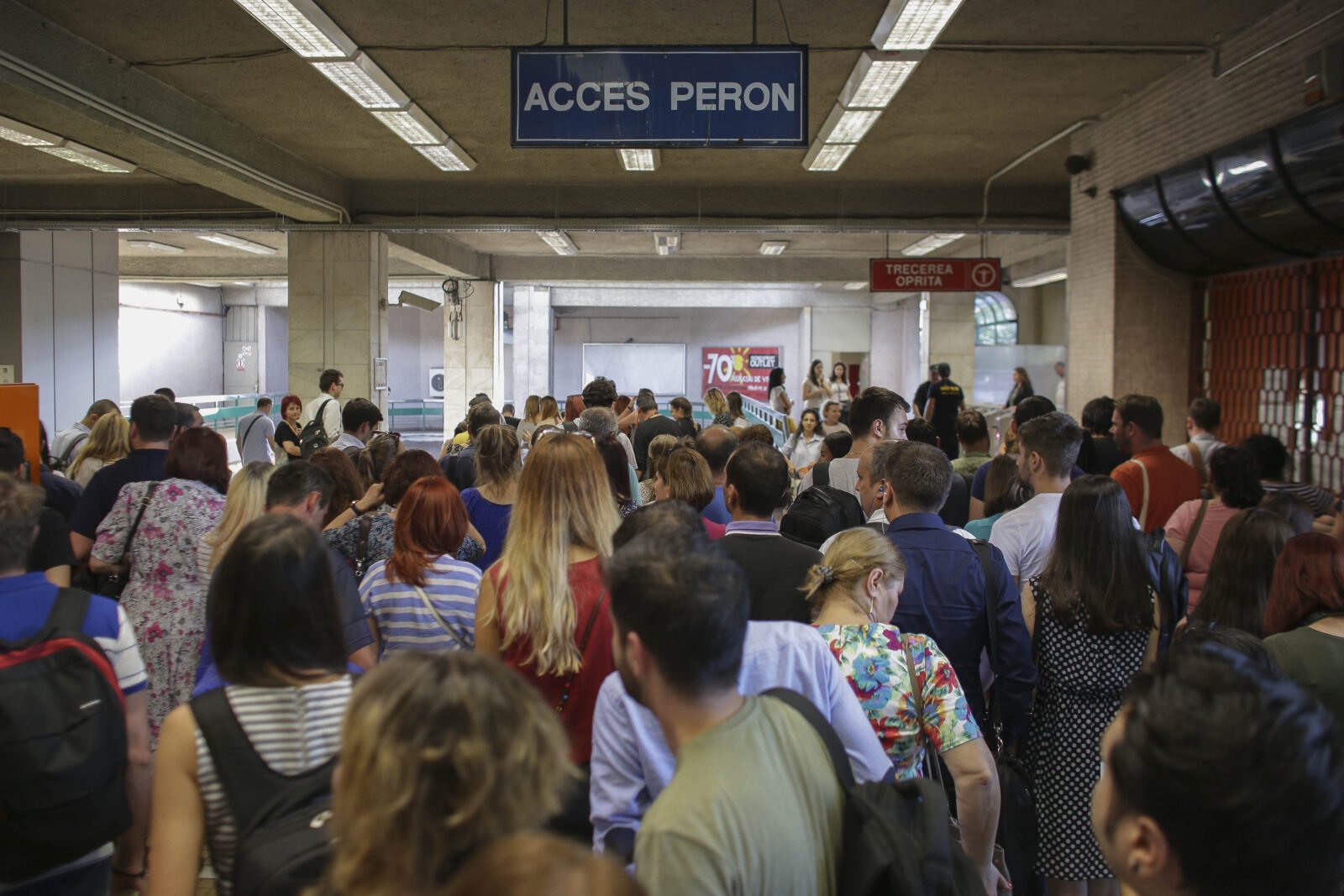 Metrorex majorează prețul călătoriilor cu metroul, în contextul unei posibile crize a combustibilului, chiar după ce compania a fost implicată într-un scandal legat de trenurile noi