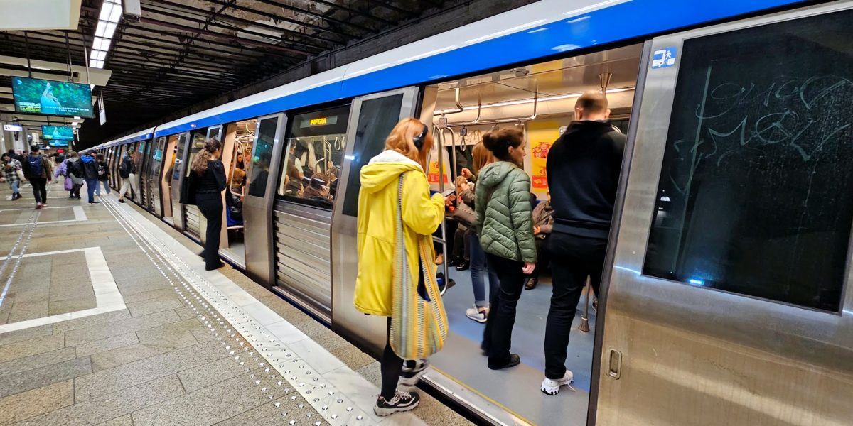 Imagine-din-metroul-din-Bucuresti.jpg - ReactiveNews