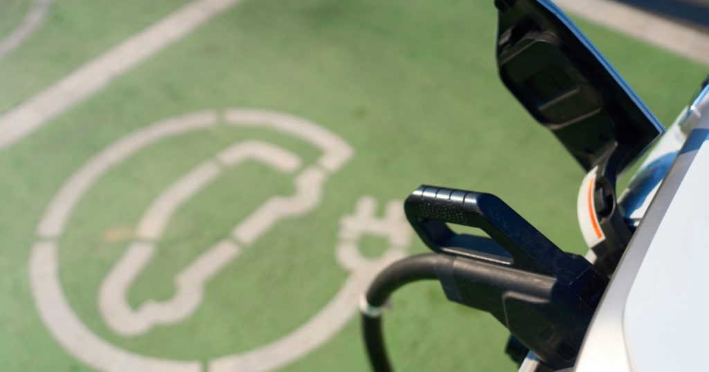 Ministrul Transporturilor A Semnat Contracte Pentru Vehicule Electrice cu Serviciile Secrete Ministrul Transporturilor Ciprian Şerban a anunțat joi semnarea a trei contracte de finanțare cu Serviciul Român de Informații (SRI), Serviciul de Telecomunicații Speciale (STS) și Serviciul de Protecție și Pază (SPP)