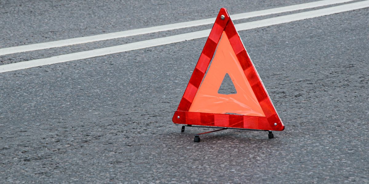 Accident GRAV în Timiș: Două mașini, incendiu și o victimă, o femeie a murit