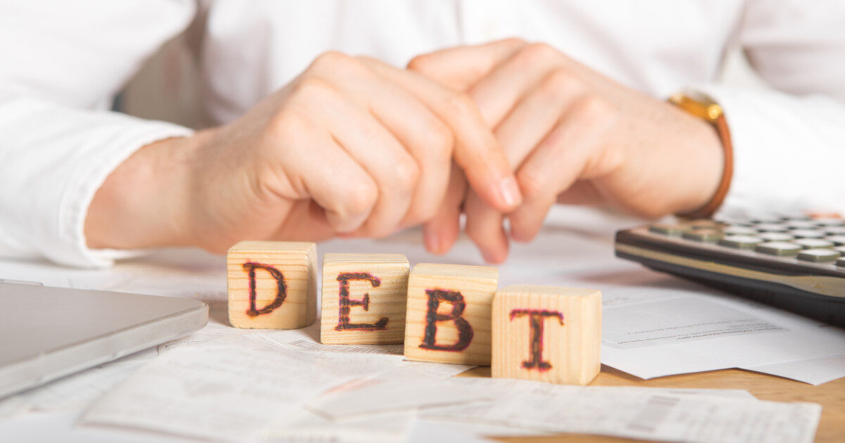 Guvernul simplifică recuperarea datoriilor de la firmele în insolvență