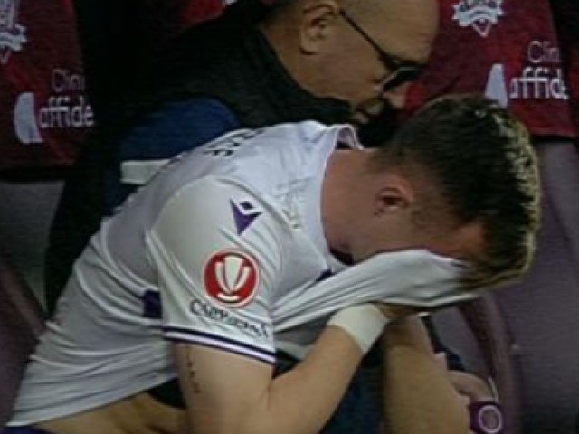 Accidentare ȘOC în Rapid – FC Argeș: Jucător OUT după 5 minute