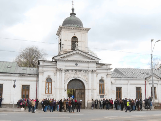 Mânia și lacrimi la Bellu: Mircea Lucescu, condus pe ultimul drum