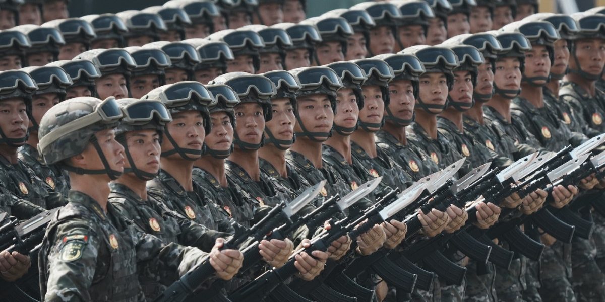 China: IA militară zdrobește comandanții umani la teste, precizie de 90%