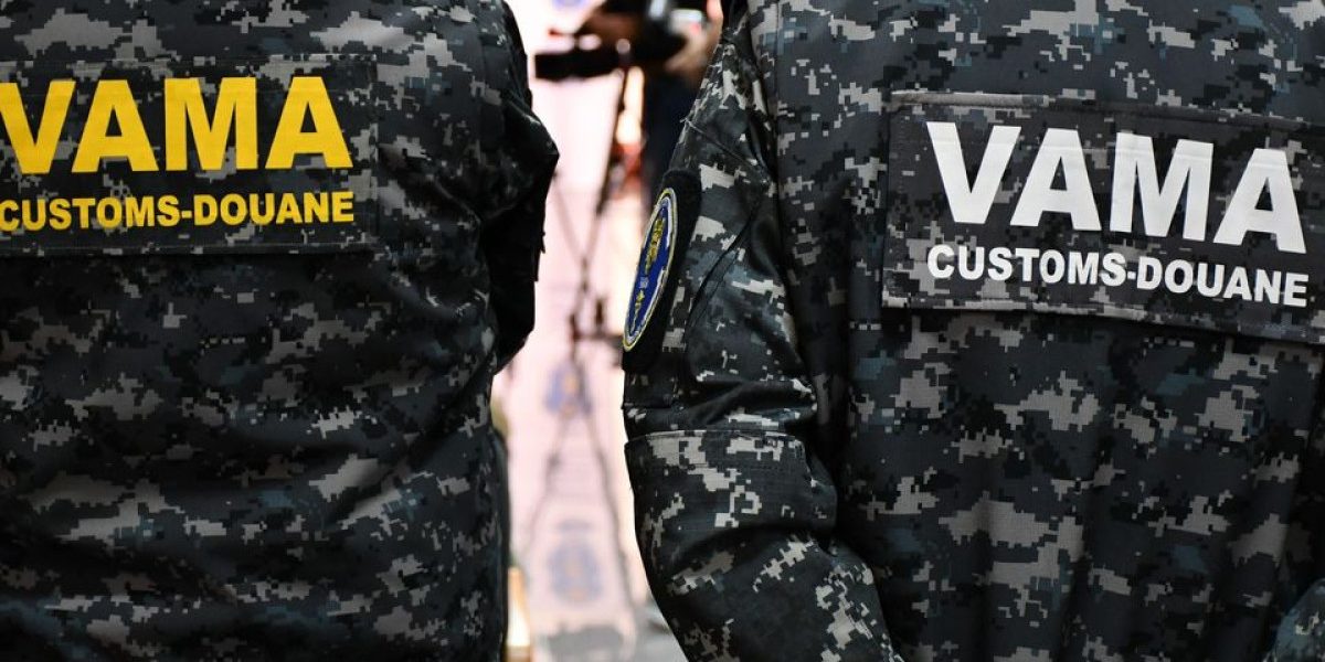 Marfă contrafăcută de 3 milioane lei, din Turcia, găsită într-un camion în România