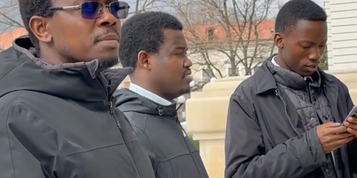 Șase africani, cuceriți de Învierea în România: ce tradiție i-a emoționat cel mai mult