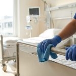 Patru condiții pentru ca dezinfecția într-un spital să fie eficientă dintre care câte sunt respectate