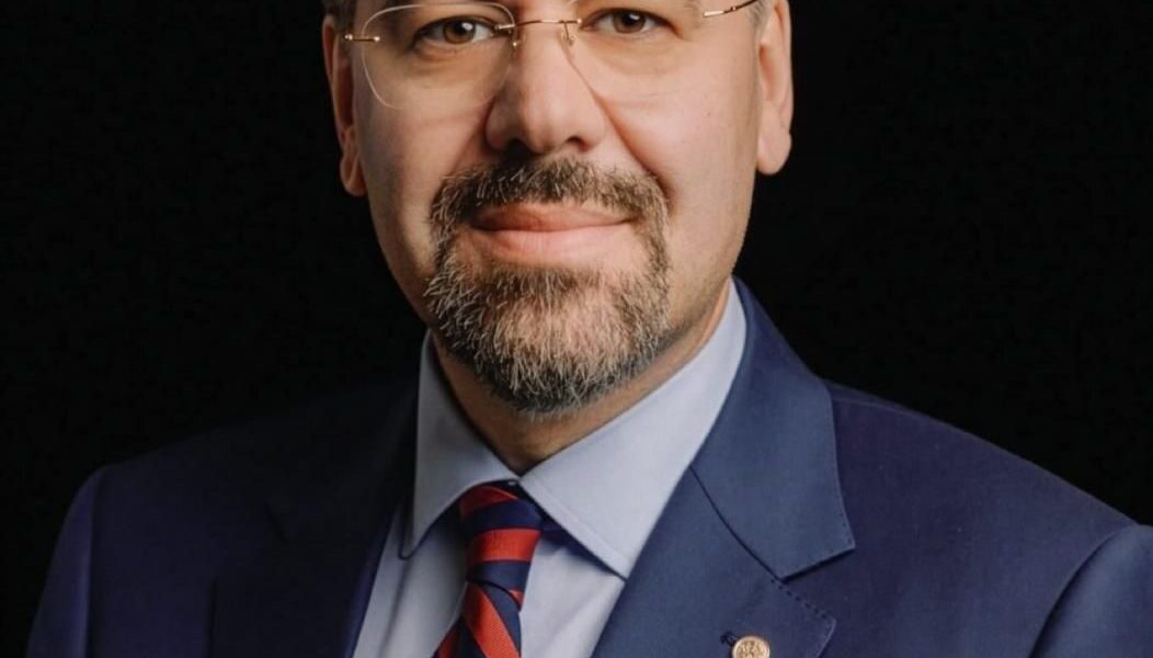 Leonardo-Badea-Prim-viceguvernator-BNR-1-e1763553688634.jpg - ReactiveNews